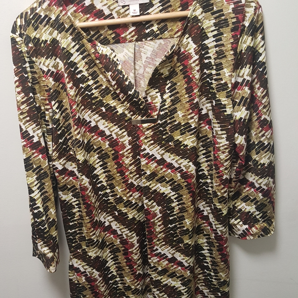 CB Established in 1962 V-Neck Top w/ Metal accents